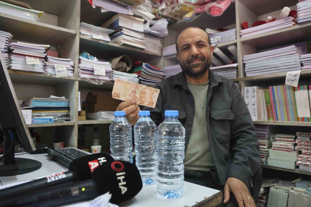 Gençlerden Dürüstlük Dersi: 50 TL Bırakıp Not Yazdılar