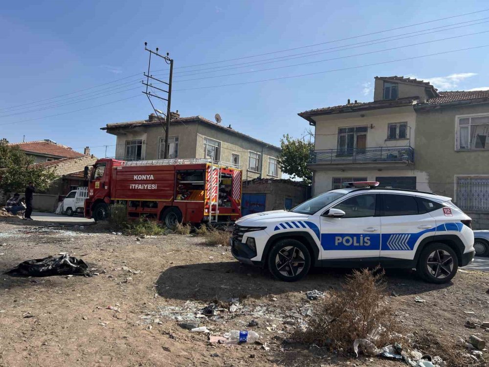 Metruk Evde Büyük Yangın Paniği! Ekipler Sıçramadan Önce Söndürdü