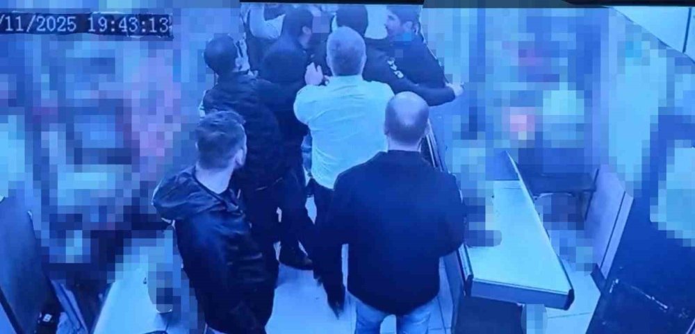 Şeker Uyarısı Kötü Bitti: Çocuğun Ailesi Marketi Bastı