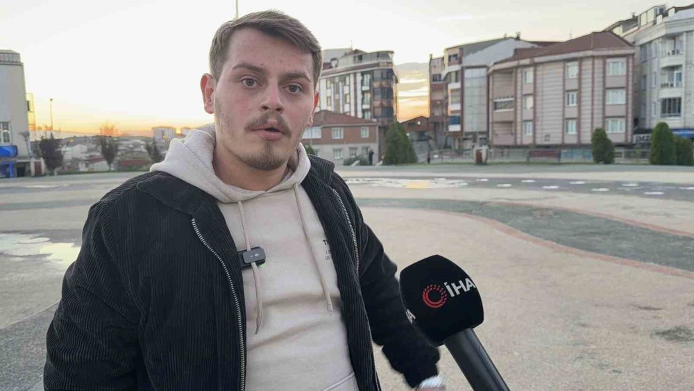 13 yaşındaki çocuk, parkta bıçaklandı