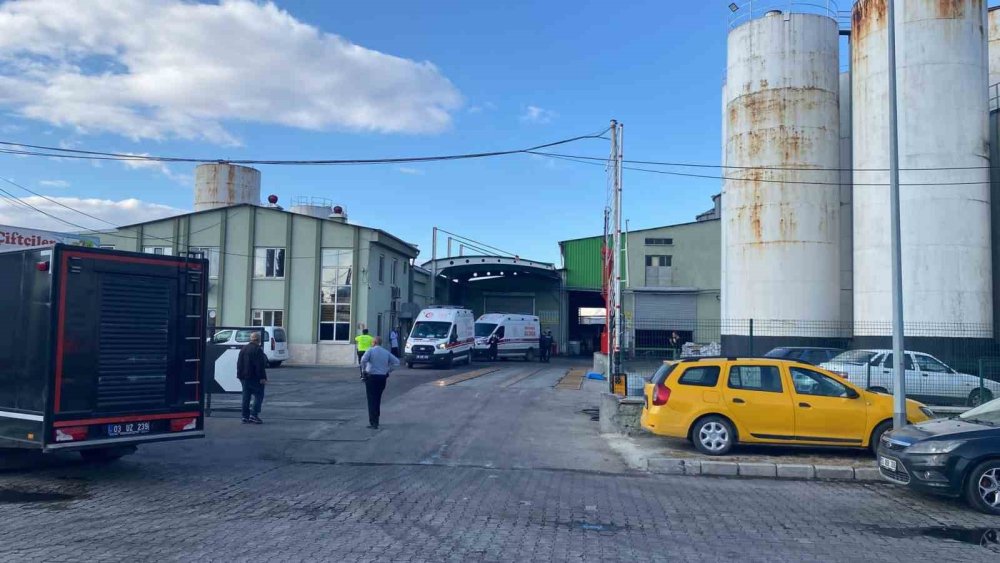 Afyon Yağ Fabrikası'nda Korkutan Patlama: 1'i Ağır 10 Yaralı