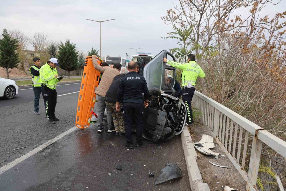 Elektrikli otomobile çarptı, savunması şaşırttı: Küçük olduğu için...