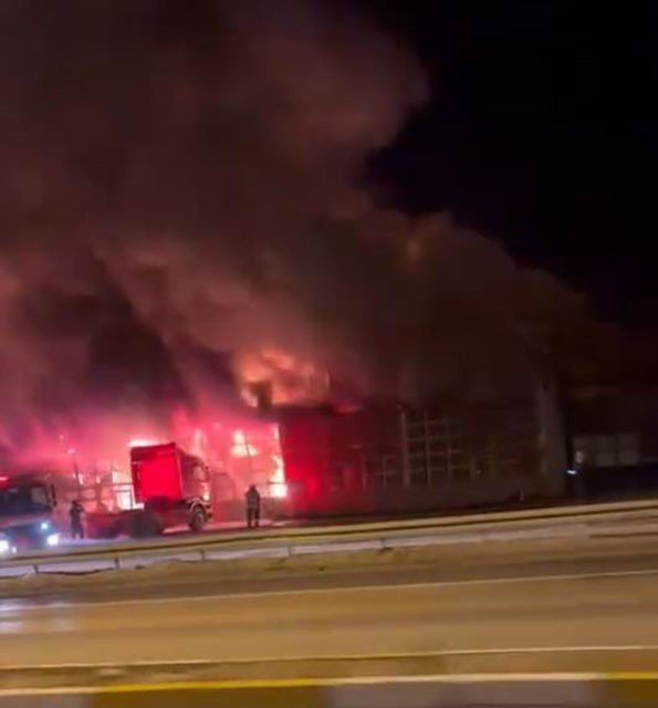 Konya Ereğli Sanayi Sitesi’nde Büyük Yangın: 9 İş Yeri Kül Oldu