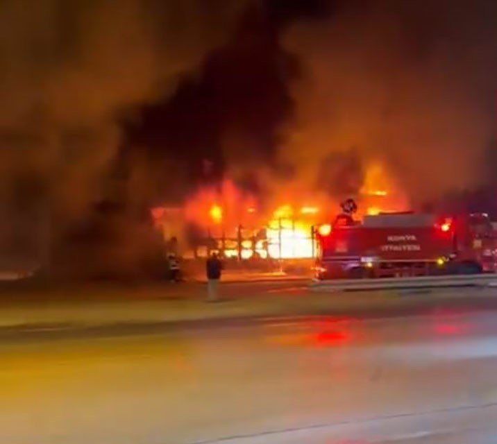 Konya Ereğli Sanayi Sitesi’nde Büyük Yangın: 9 İş Yeri Kül Oldu