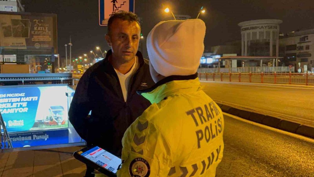 Trajikomik Olay: Ehliyetsiz Sürücünün Kurtarıcısı da Ehliyetsiz Çıktı