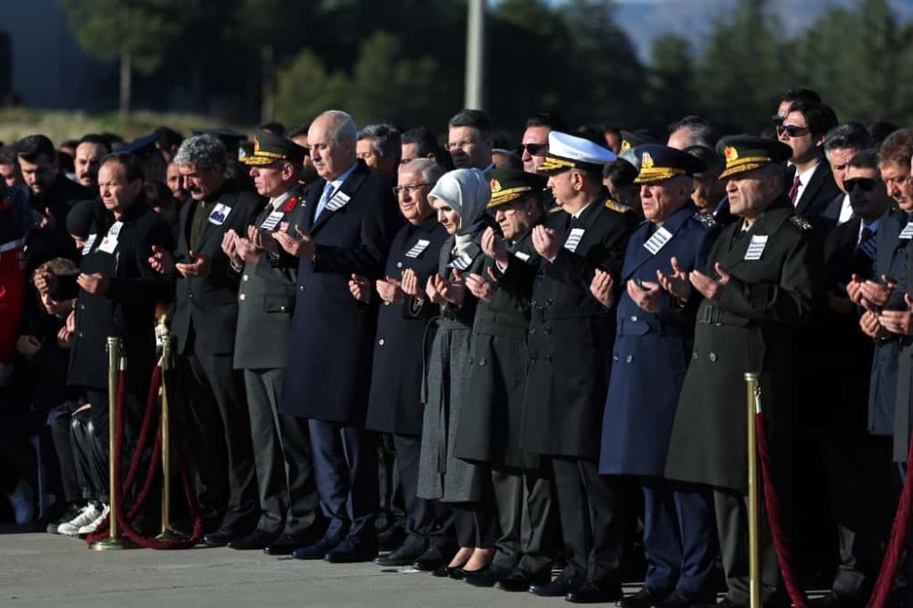 Gürcistan’daki uçak kazasında şehit olan 20 asker için tören düzenlendi