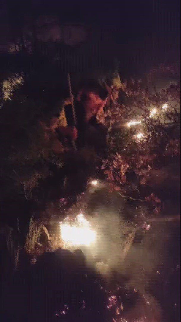 Yıldırımın düştüğü ormanlık alandaki yangın 16’ncı saatte kontrol altına alındı