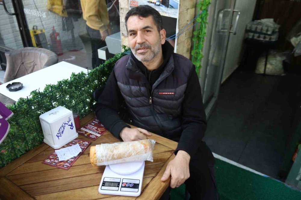 1 kilo tavuk dürümü 150 TL’ye satan esnaf taleplere yetişemiyor