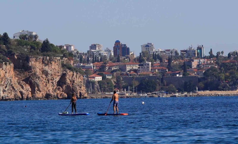 Konya'da kış hazırlığı başladı, Konyaaltı yazdan çıkamadı