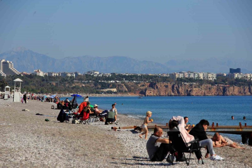Konya'da kış hazırlığı başladı, Konyaaltı yazdan çıkamadı