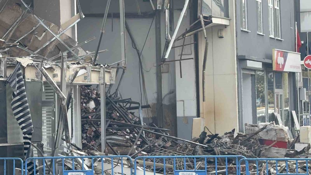 Dilovası Parfüm Fabrikasında Faciadan 12 Gün Sonra Yıkım