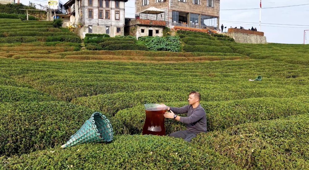 Sosyal Medyayı Sallayan Dev Çay Bardağı: İzleyenler Yapay Zeka Sandı