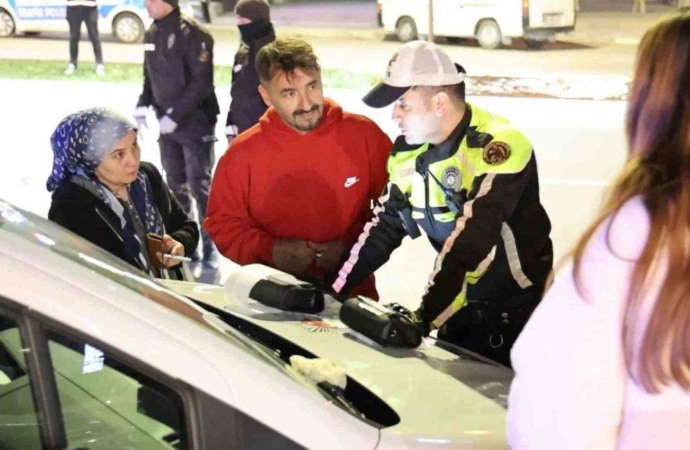 15 yaşında direksiyona geçti: Polisten kaçarken böyle yakalandı