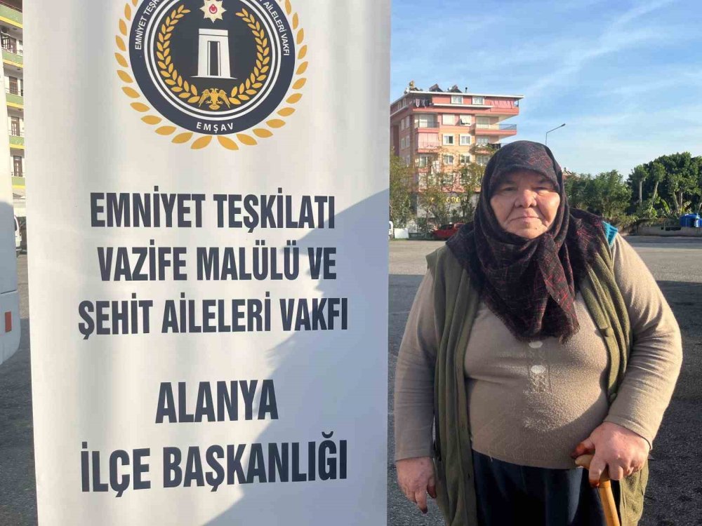 Alanya'nın şehitlerinin isimleri tutmaçlara asıldı