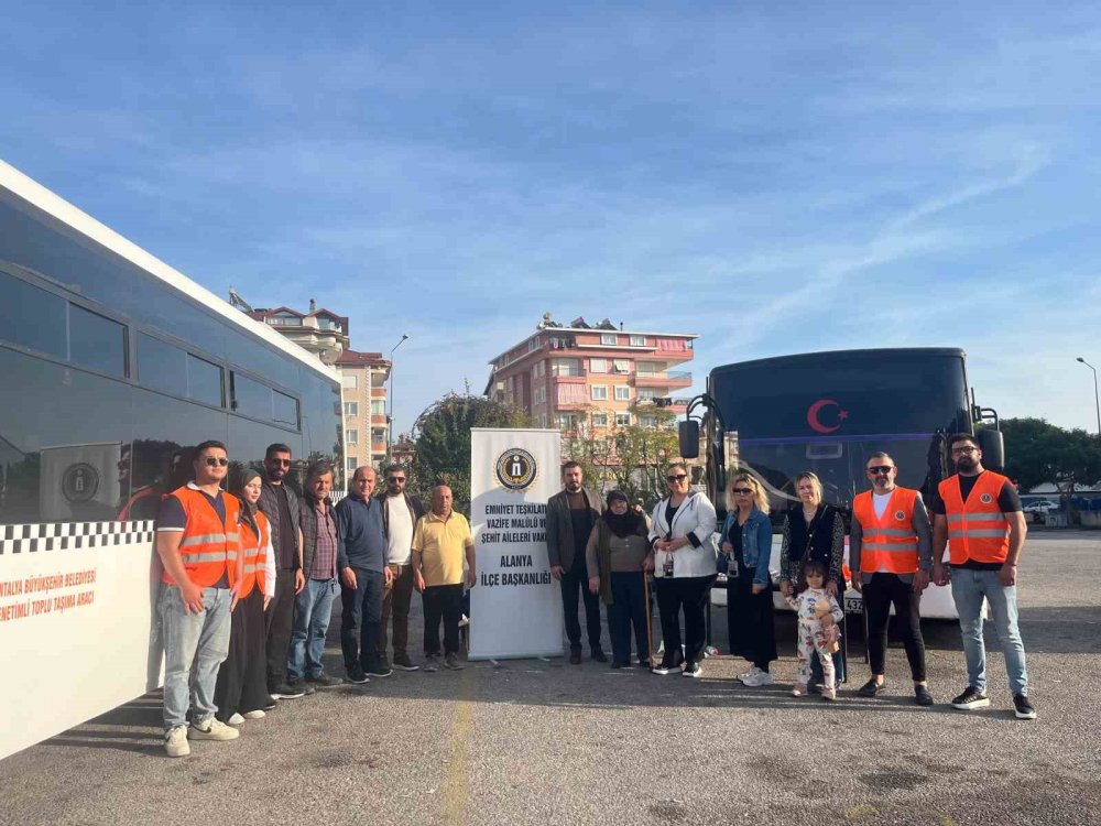 Alanya'nın şehitlerinin isimleri tutmaçlara asıldı