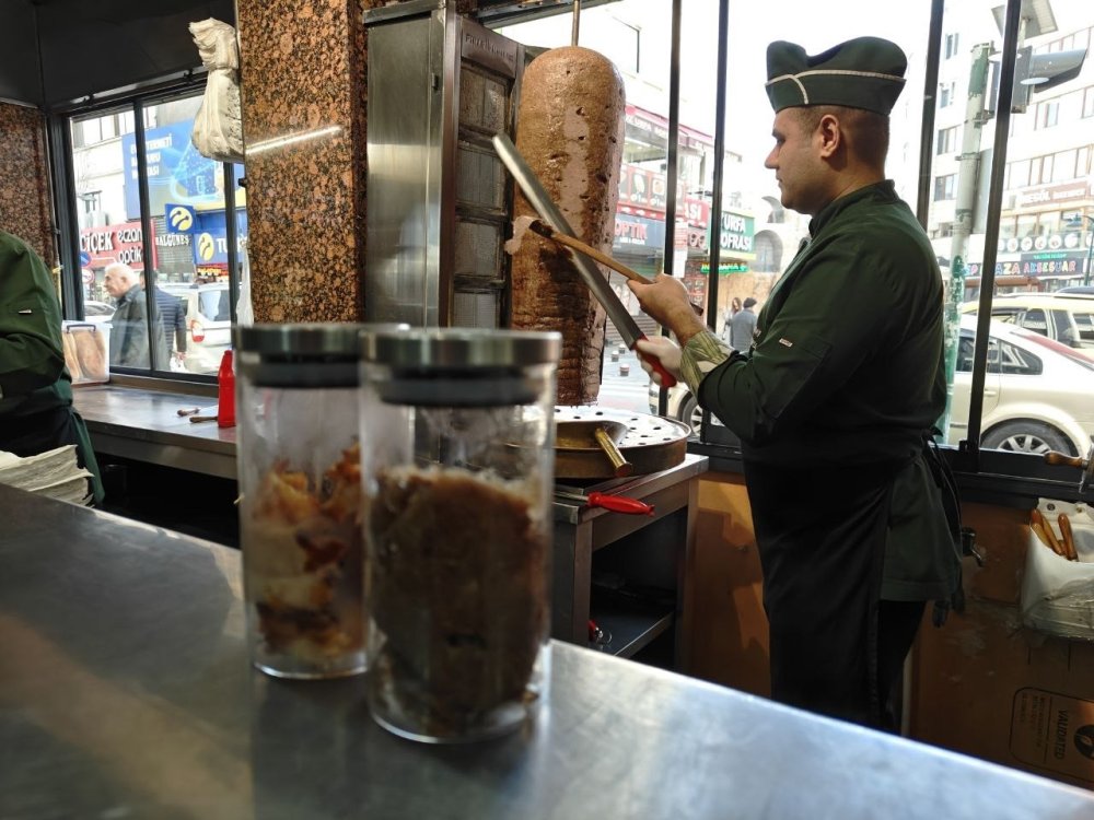 Gıda Zehirlenmesi Uyarısı: Ucuz Yemek Sağlığı Tehdit Ediyor!