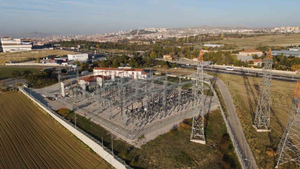 TEİAŞ, Helikopterli Bakımla 76 Bin KM'lik Elektrik Hattını Kışa Hazırlıyor