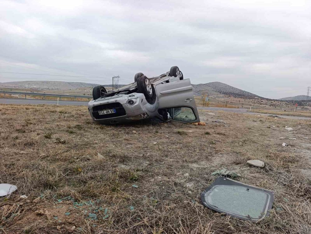 Bolvadin Kurudere kavşağında kaza: 7 kişi yaralandı