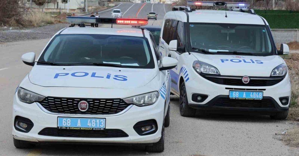 Daha Önlerini Göremezken 'Yan Baktın' Kavgası Yaptılar