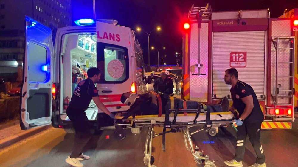 İki SUV Çarpıştı, 2 Kişi Yaralandı