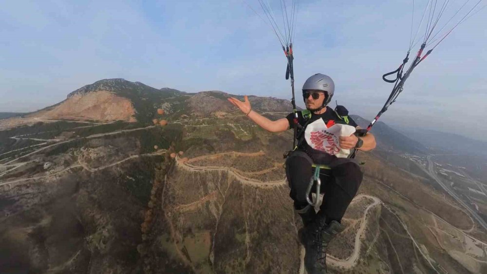 Yanan ormanlar için gökyüzünden tohum yağdı