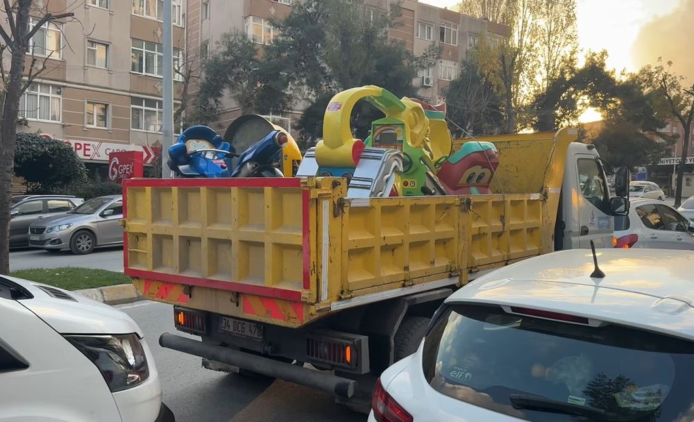 Bağcılar'da Park Dehşeti: 5 Çocuk Elektrik Akımına Kapıldı, İşletme Mühürlendi