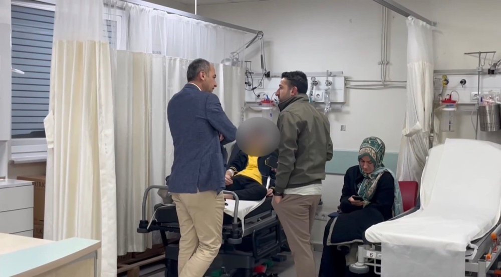 Okul kantininde şok! Tarihi geçmiş profiterol 8 öğrenciyi hastanelik etti