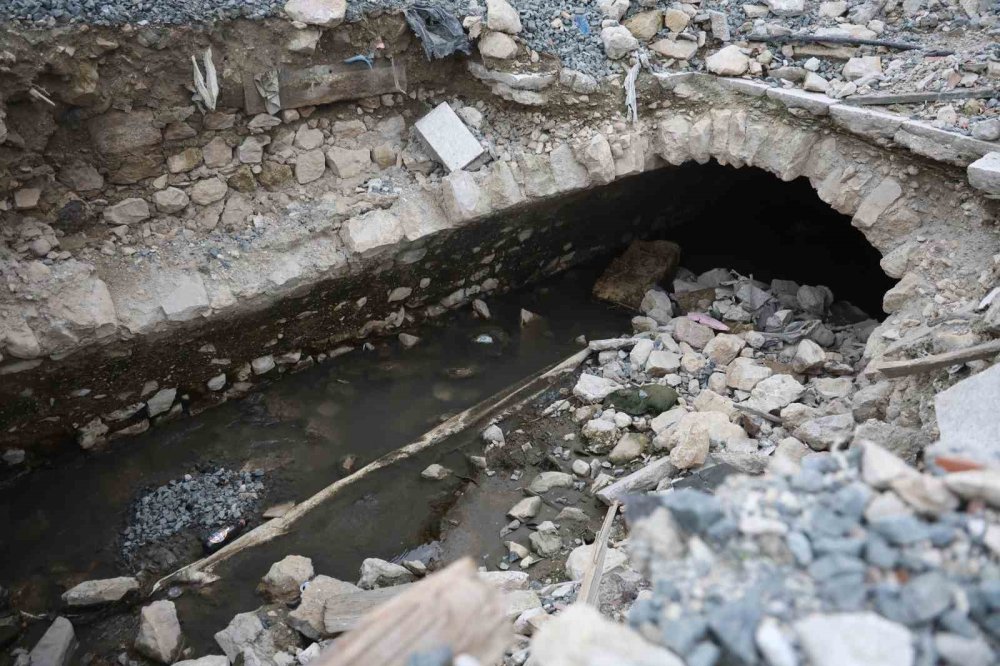 Asrın felaketi, tarihi su kanalını ortaya çıkardı