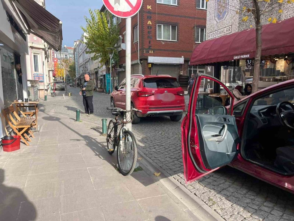 Kavgaya Davetiye: Sokak Ortasına Öylece Bırakıp Gitti