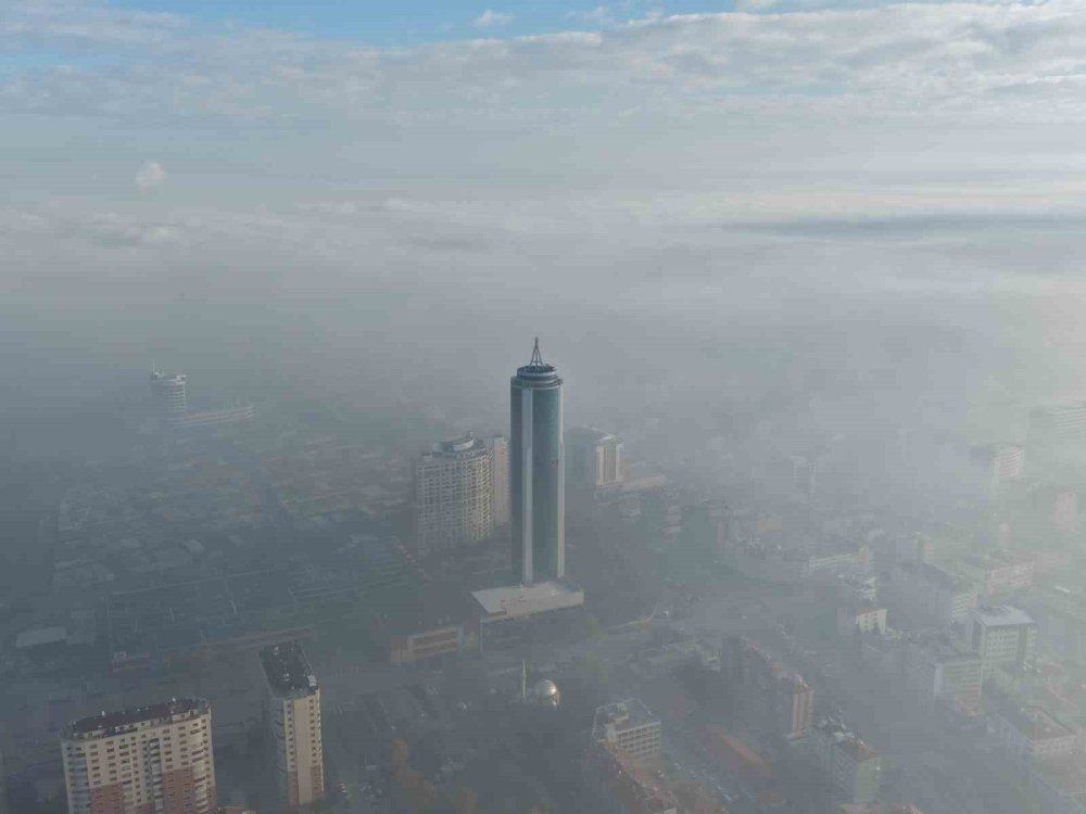 Konya Kent Merkezini Sis Bulutları Kapladı