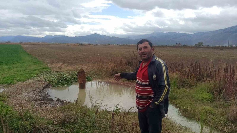Konya'da bilim insanlarını bile şaşırtan olay: Kuraklığa inat su fışkırıyor