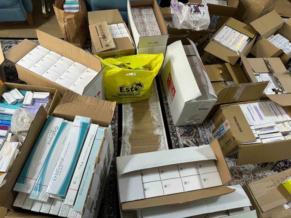 SGK İlaçlarını Usulsüz Satan Eczaneye Baskın: 2500 İlaç Toplandı