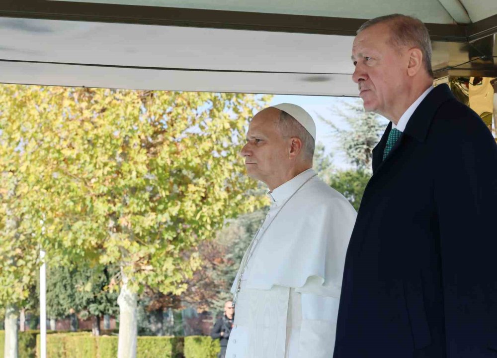 Papa 14. Leo'nun İlk Dış Ziyareti Türkiye'ye: Ankara'da Resmi Karşılama