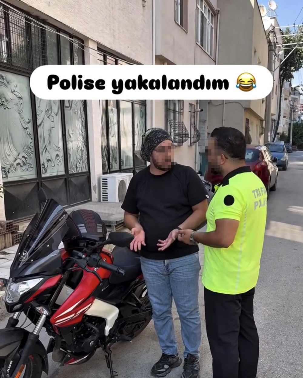 Polis kıyafetli kurgu videoya, gerçek polis müdahalesi