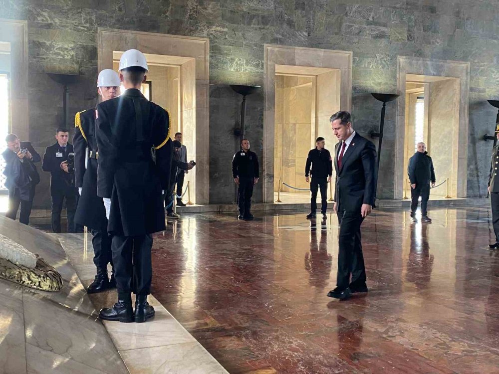 CHP Anıtkabir'de Özgür Özel Yok