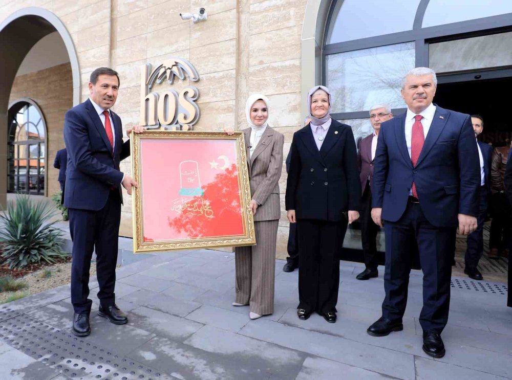 Bakan Göktaş Konya'daki bu eseri hayranlıkla gezdi