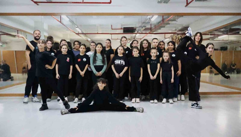 Belediye işi gücü bırakıp dans kursu açtı