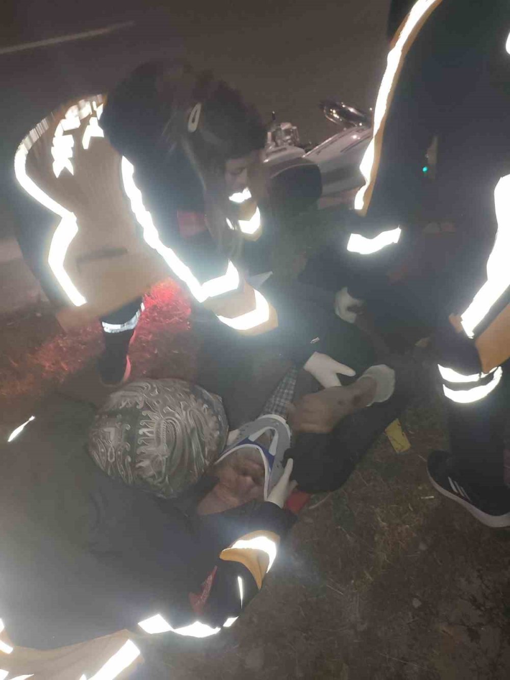 'Gönülden düşenin peşine düşülmez yazıyordu' kaldırıma çarpıp yaralandılar