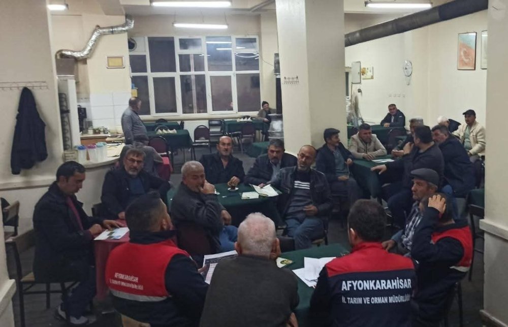 Onlarca başlıkta Afyon çiftçisine ders verildi