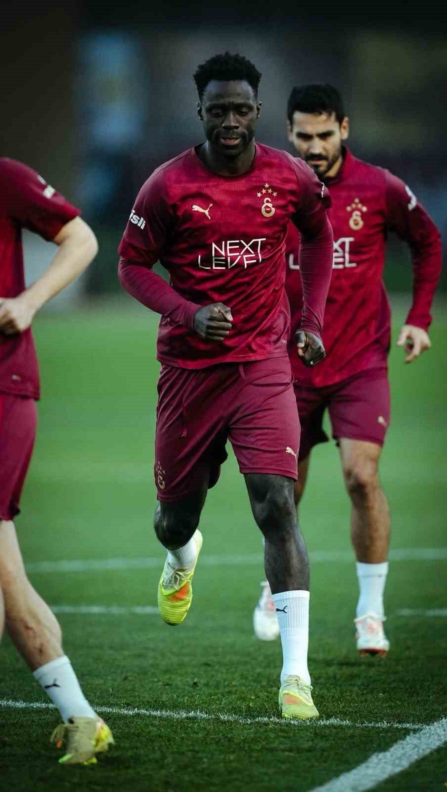 Osimhen Fenerbahçe maçında oynayacak mı?