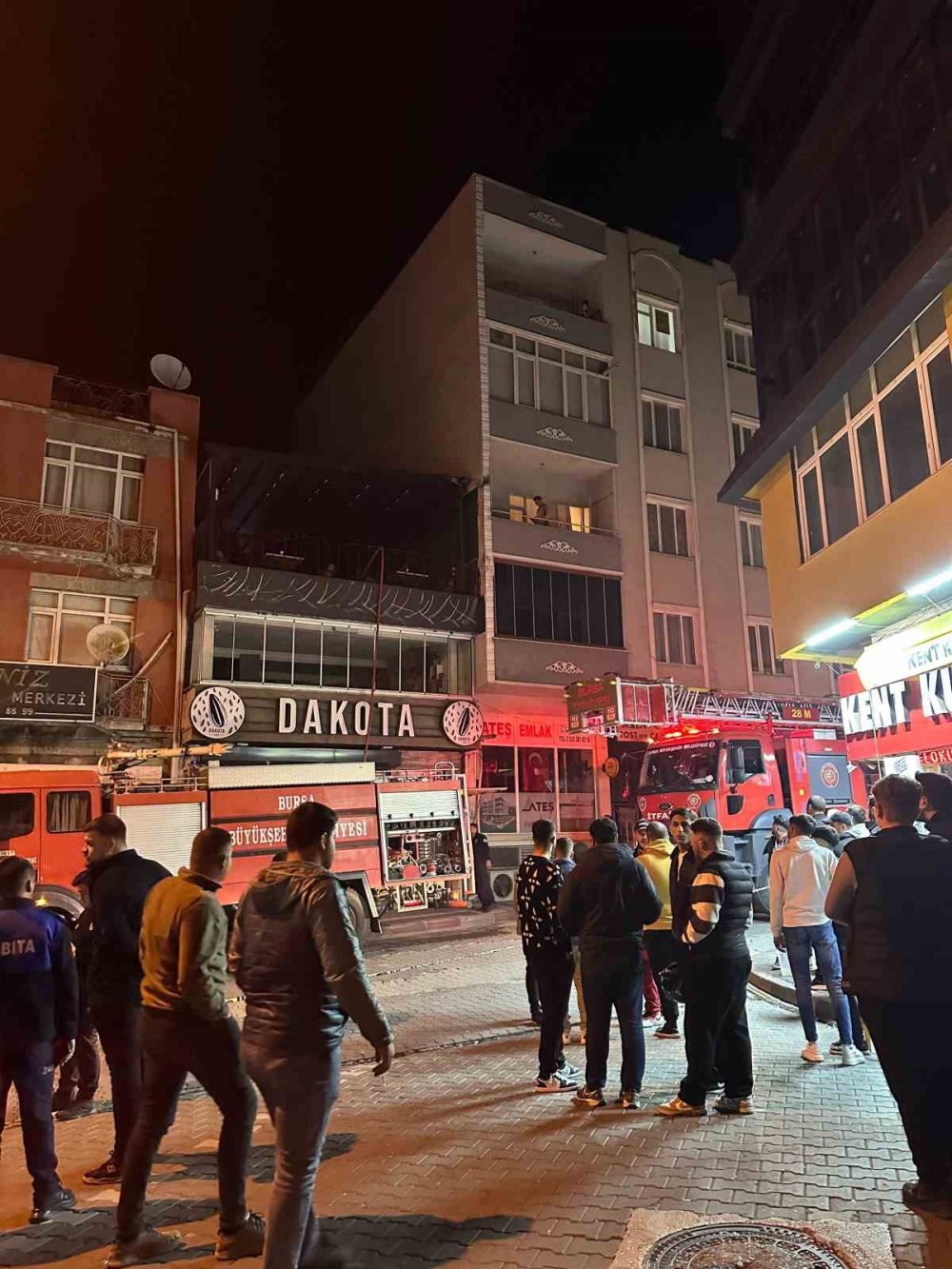 Pelet sobası kafeyi küle çevirip mahalleyi ayağa kaldırdı