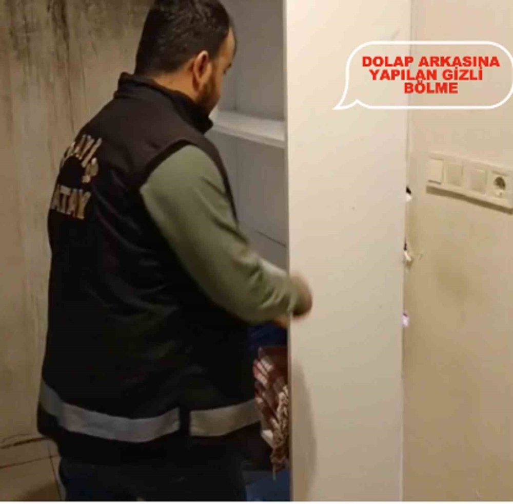 Fuhuş Operasyonunda Gizli Bölmede 9 Kadın Yakalandı