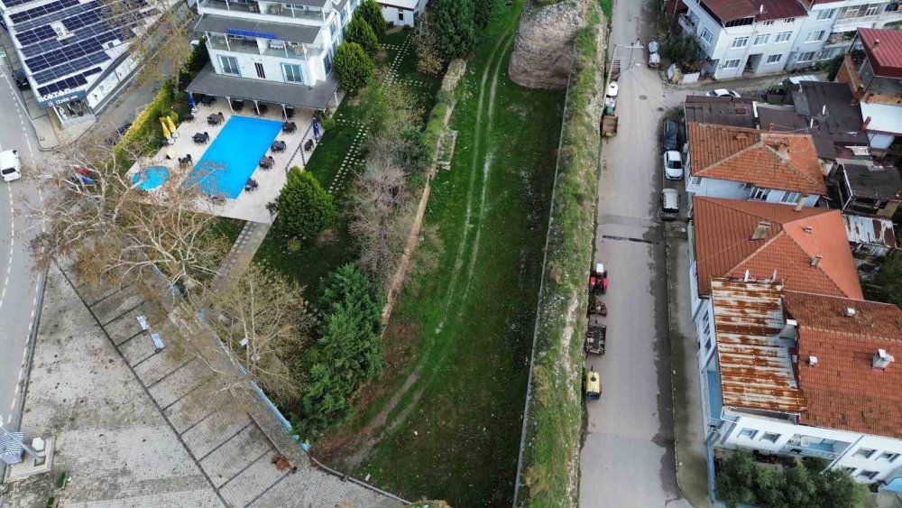 Tarihi Surlarla Çevrili İznik Arsasında Rekor Fiyat: Koleksiyonluk Değer!