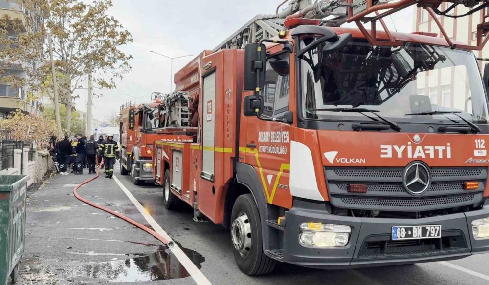 Balkona dökülen soba külü yangına neden oldu