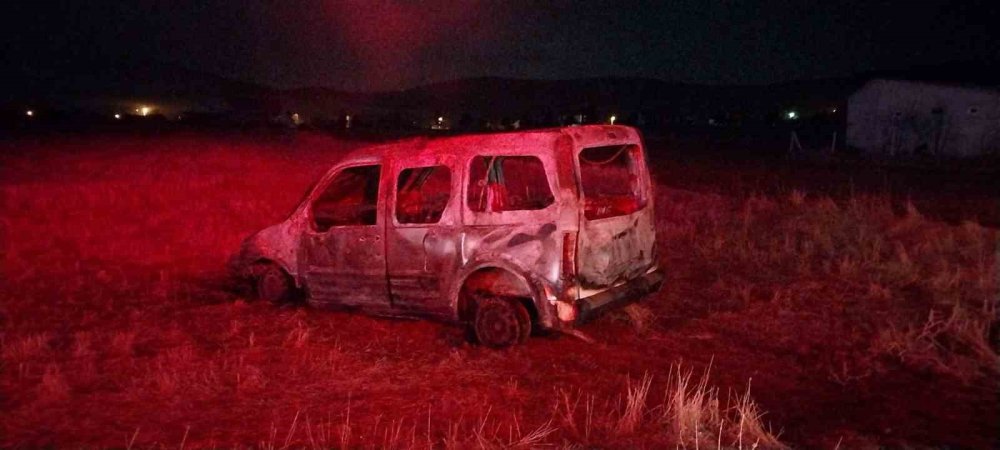 Hüyük'te Garaj Yangını Eve Sıçradı: Araç Kül Oldu