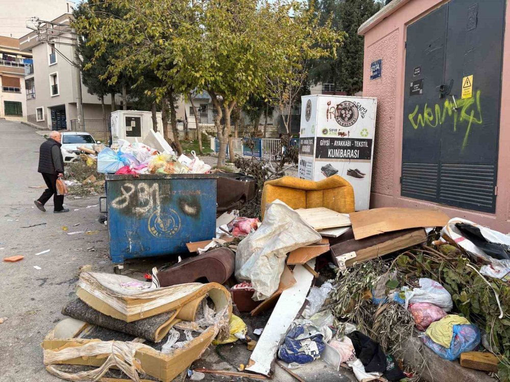 İzmir'in Kanayan Yarası: Çöp Krizi Buca'yı Esir Aldı