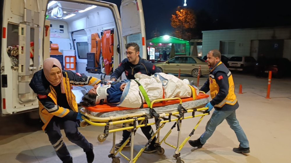 Marketin yük asansöründe kafası sıkışan kadın işçi ağır yaralandı