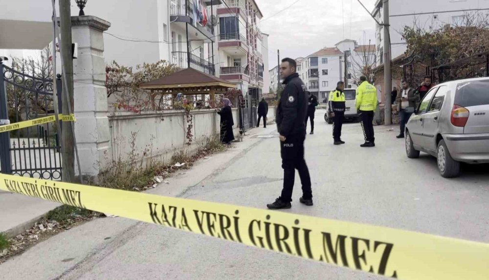 Sokak ortasında aile kavgası! Tartıştığı damadını ağır yaraladı