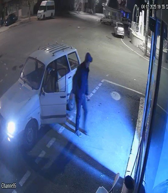 Keçiborlu’da dağlık alanda başsız erkek cesedi bulundu