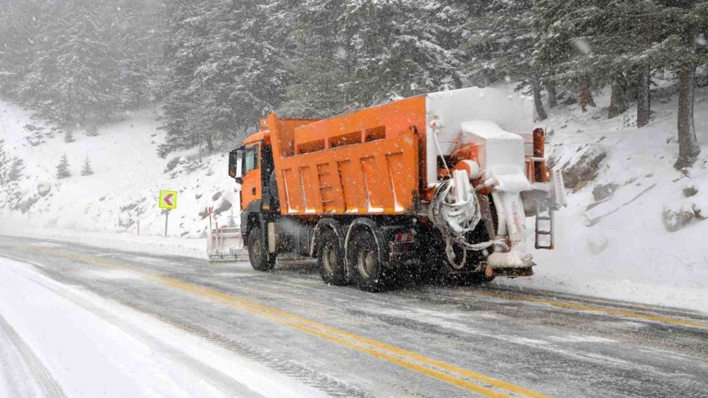 Konya-Antalya sınırı bembeyaz